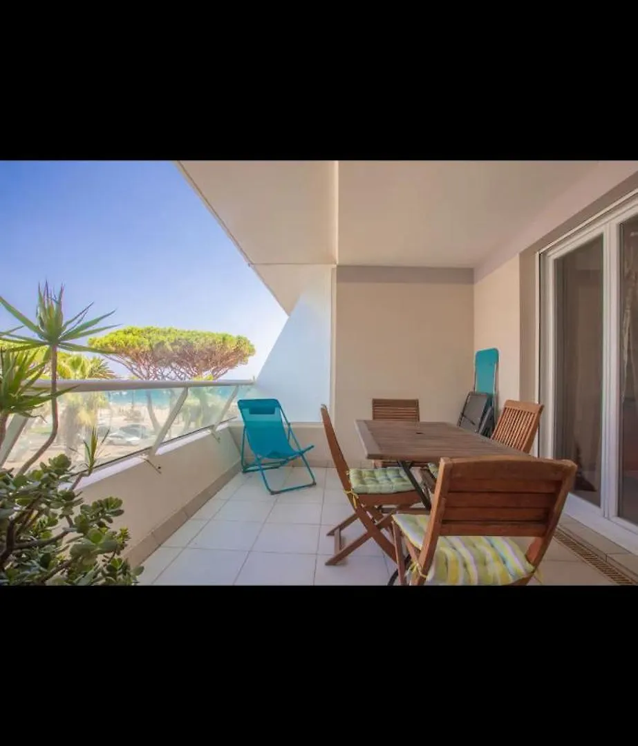 Superbe Appartement En Front De Plage Frejus France