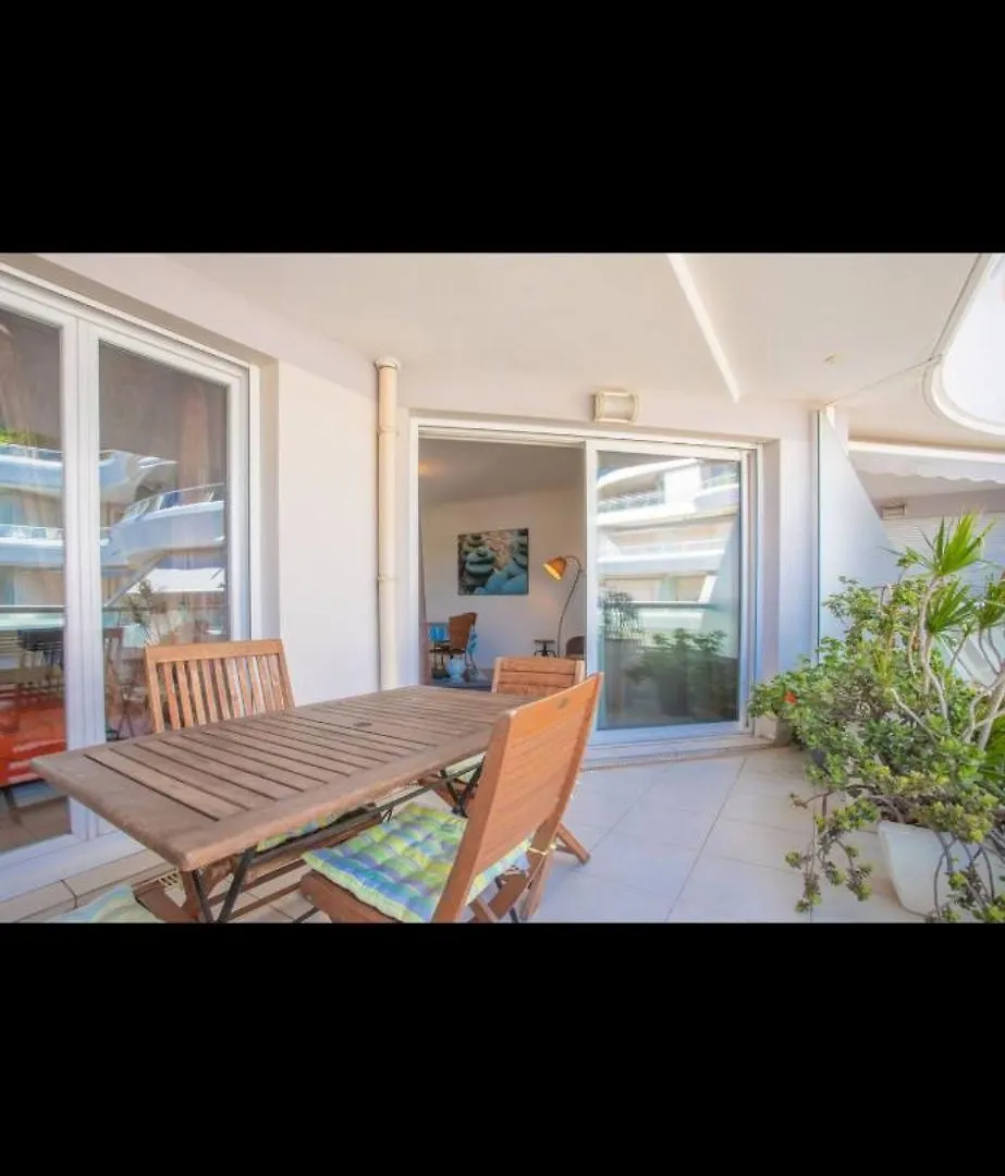 Superbe Appartement En Front De Plage Frejus 0*,  France