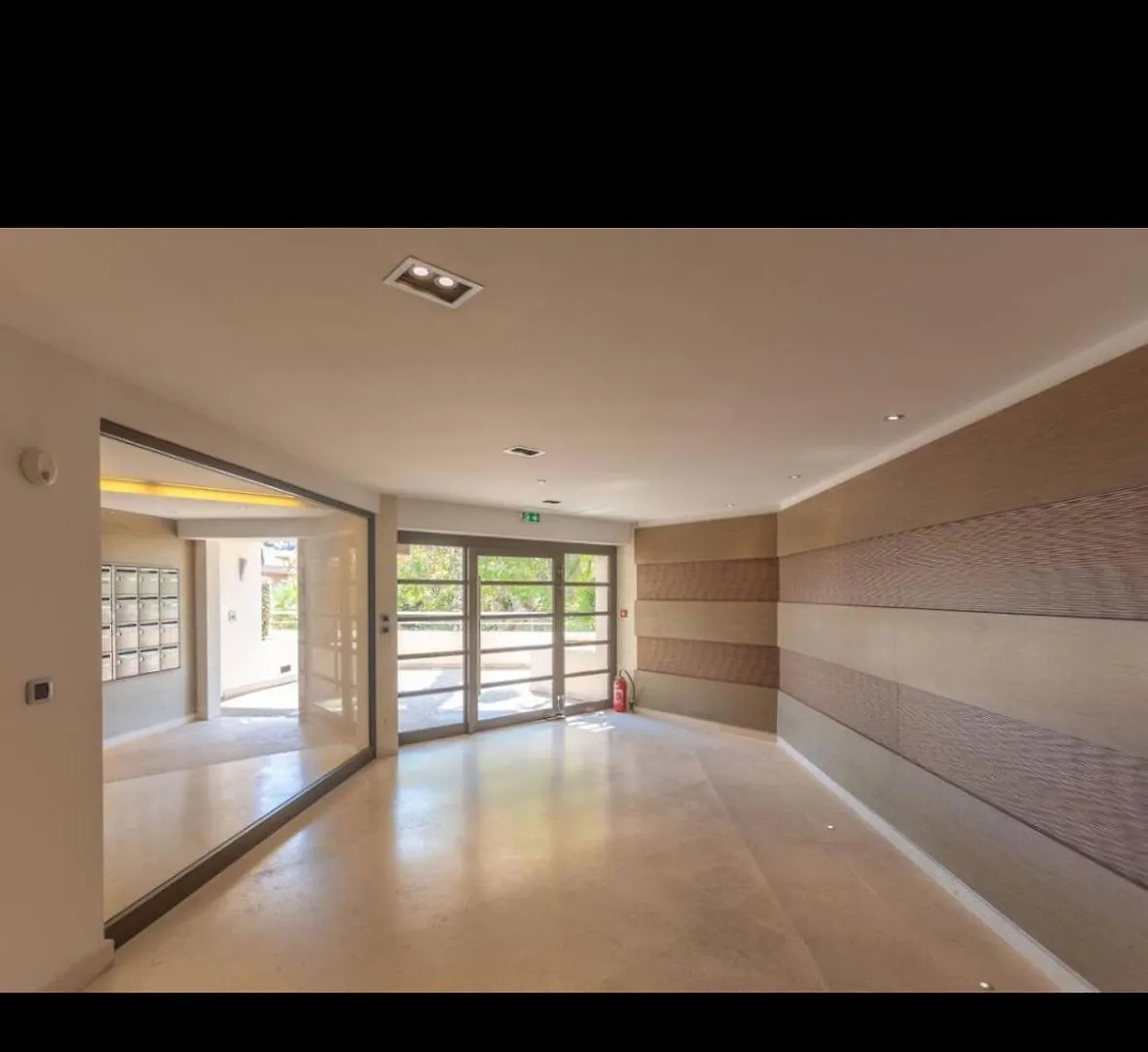 Superbe Appartement En Front De Plage Frejus