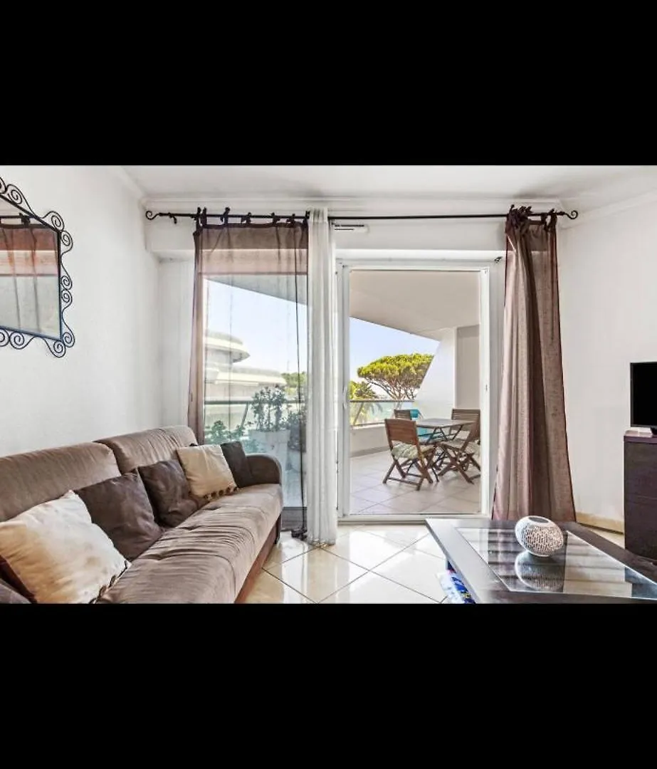 Apartment Superbe Appartement En Front De Plage Frejus